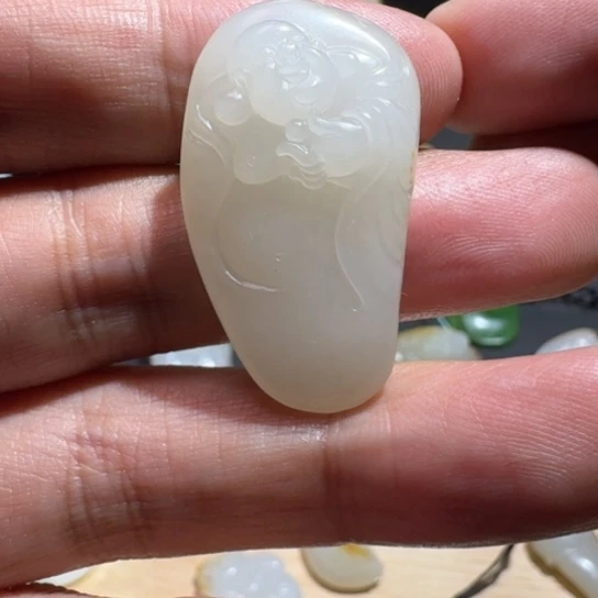 和田玉未镶嵌颈饰