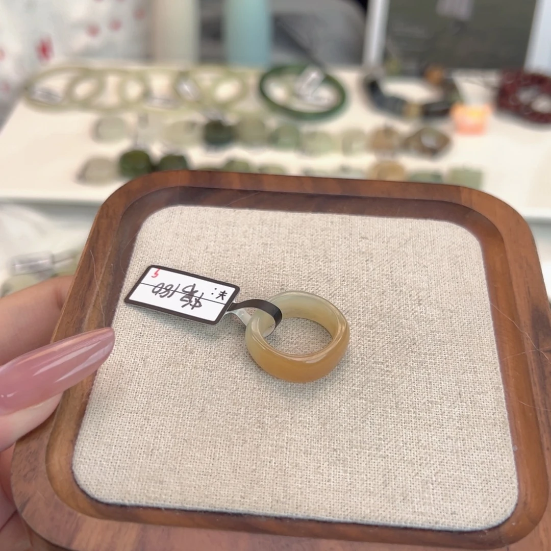 和田玉（糖玉）未镶嵌戒指N32一口糖方圆直径16.3不退换