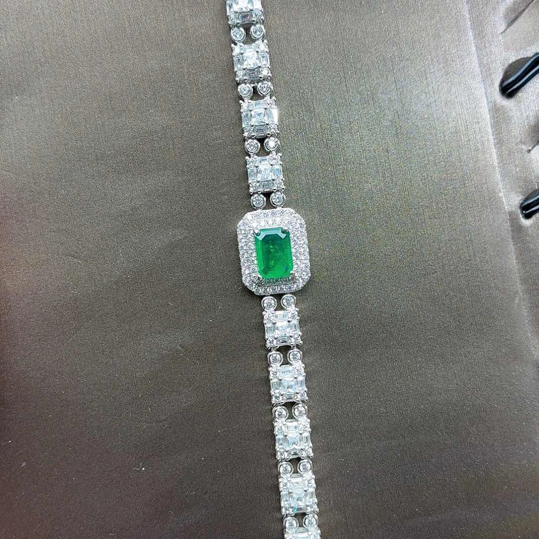 925银培育祖母绿色宝石