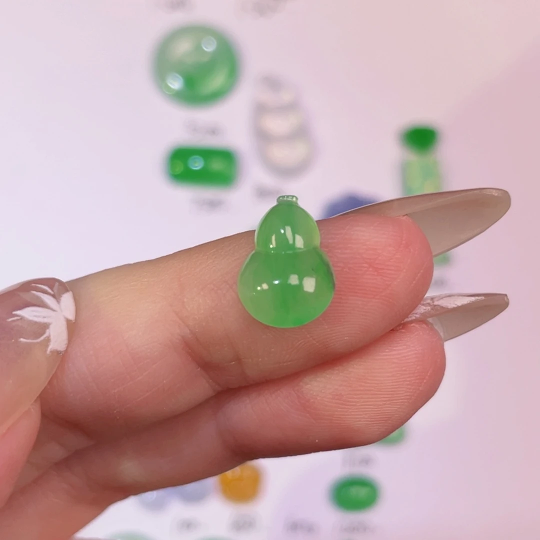 翡翠未镶嵌颈饰裸石