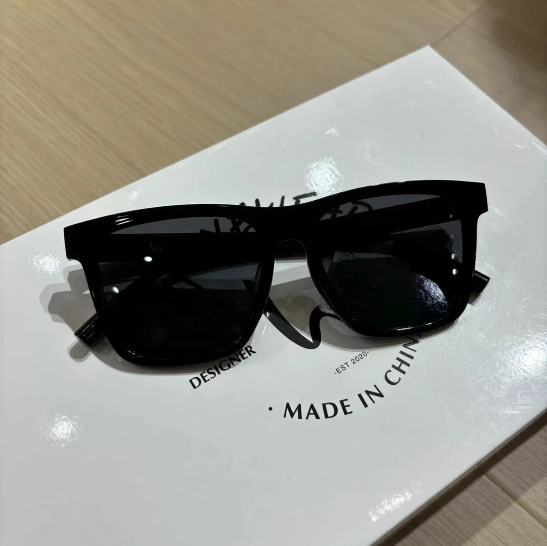 9221 捡漏！！品某单太阳镜男女同款