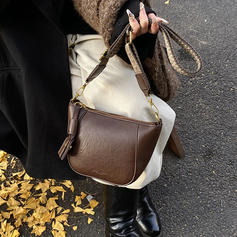 【送宽肩带】高级简约时尚爆款复古斜挎包包女2025年款小众贝壳包包