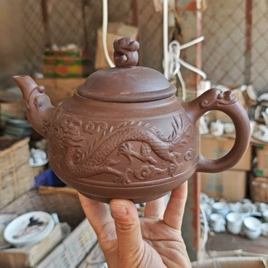 库存微瑕紫砂壶一个