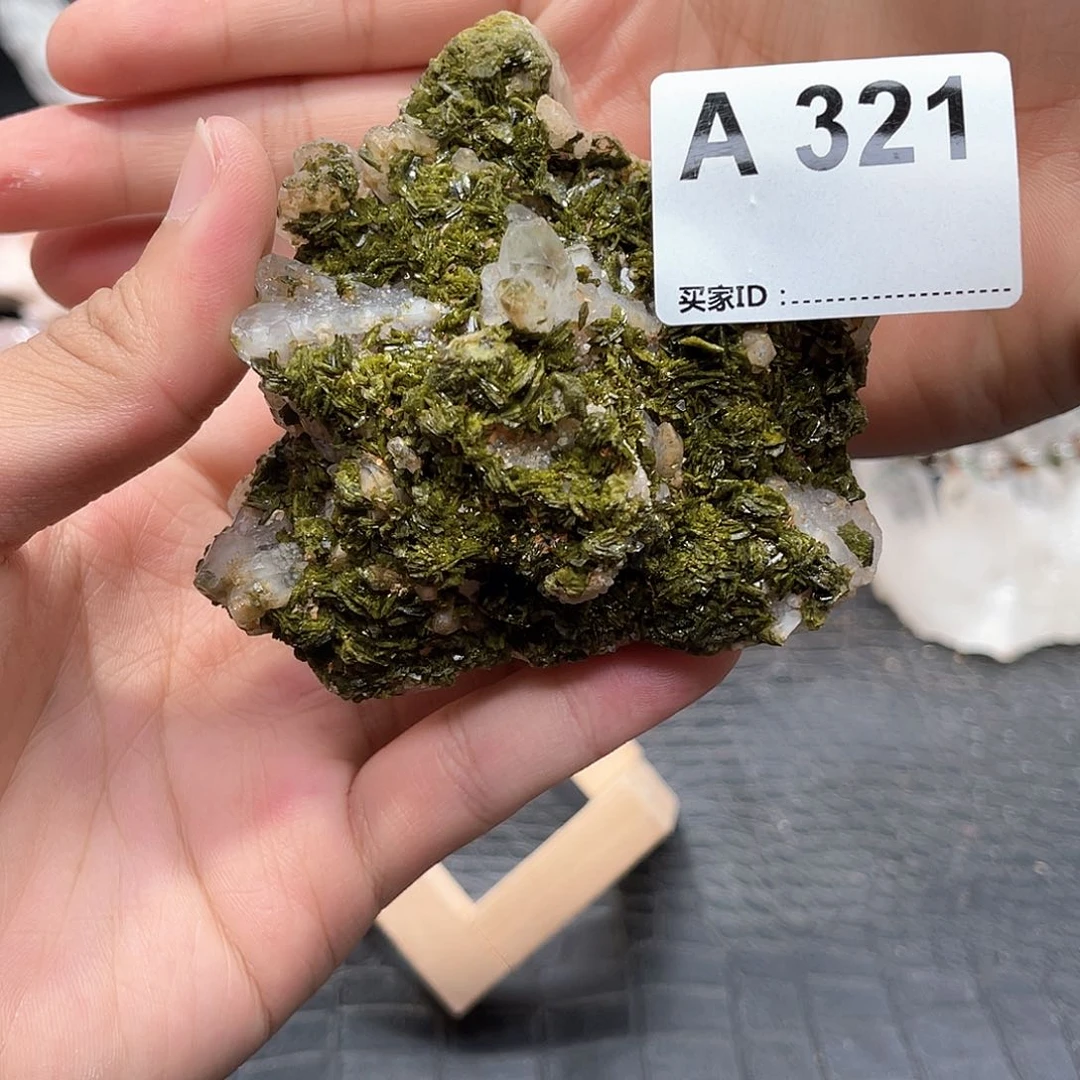 水晶水晶未镶嵌h****燕水晶
