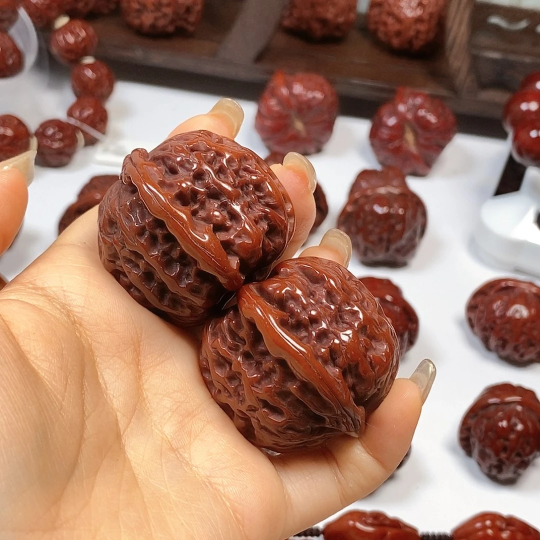 吊坠橄榄核白狮子 40