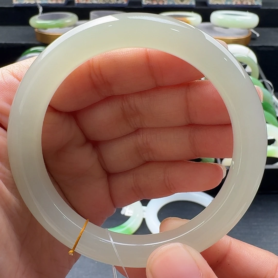 未镶嵌手镯和田玉56.6