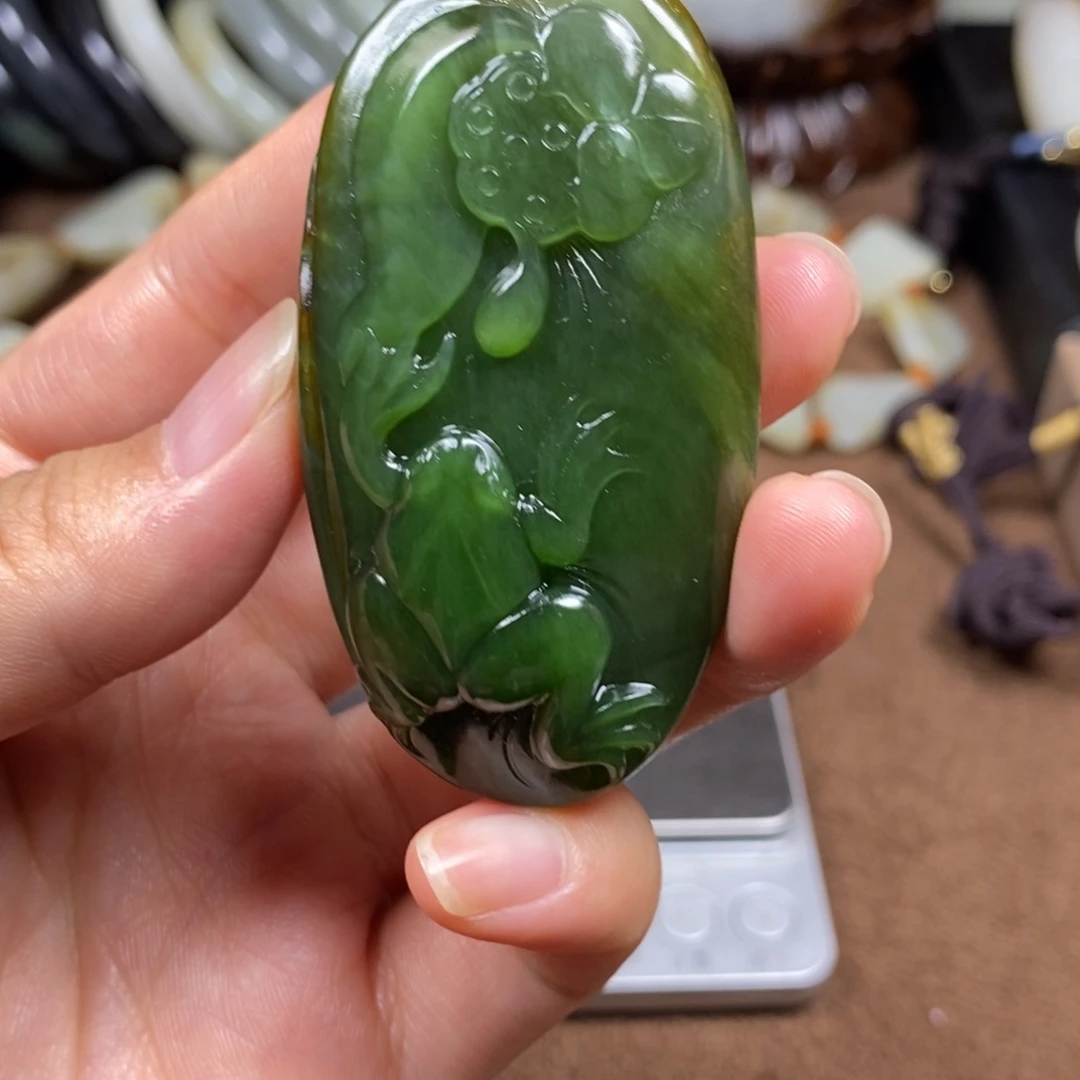 萱***衍和田玉未镶嵌把件