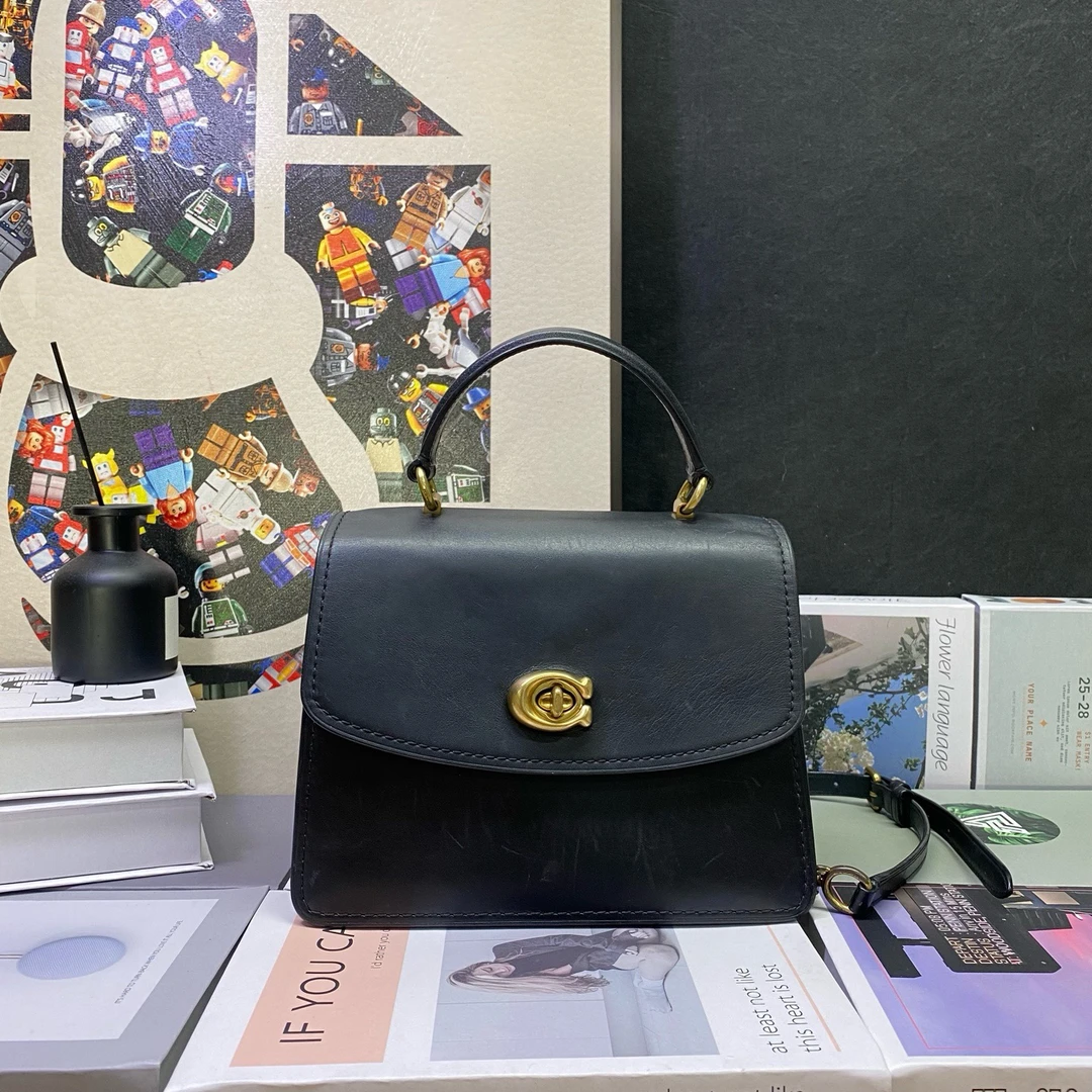 90新 COACH/蔻驰 23209斜挎包22*17