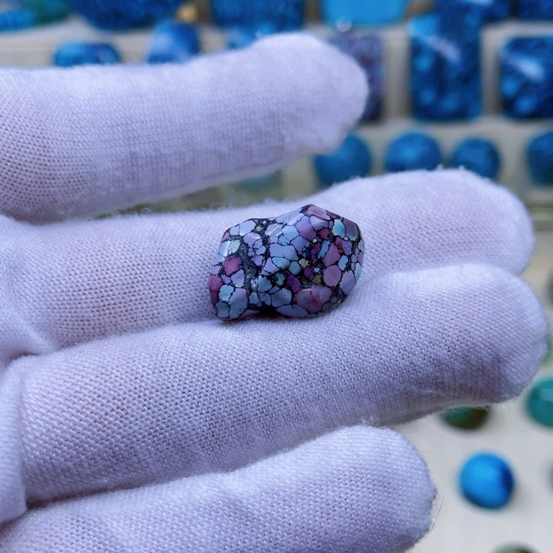 绿松石未镶嵌颈饰