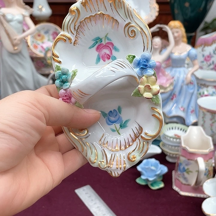 杯碟陶瓷摆件陶瓷