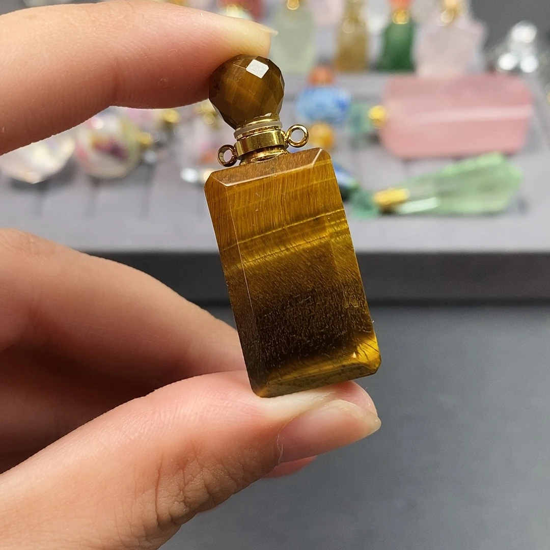 合金颈饰水晶香水瓶