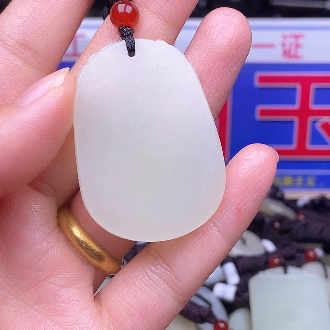 颈饰未镶嵌和田玉