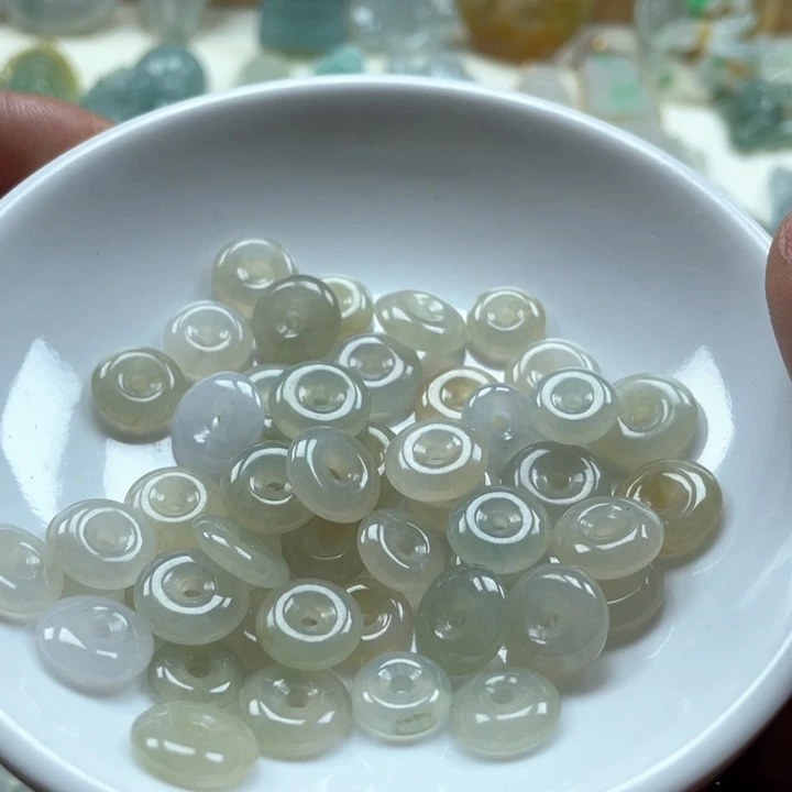 翡翠未镶嵌颈饰10