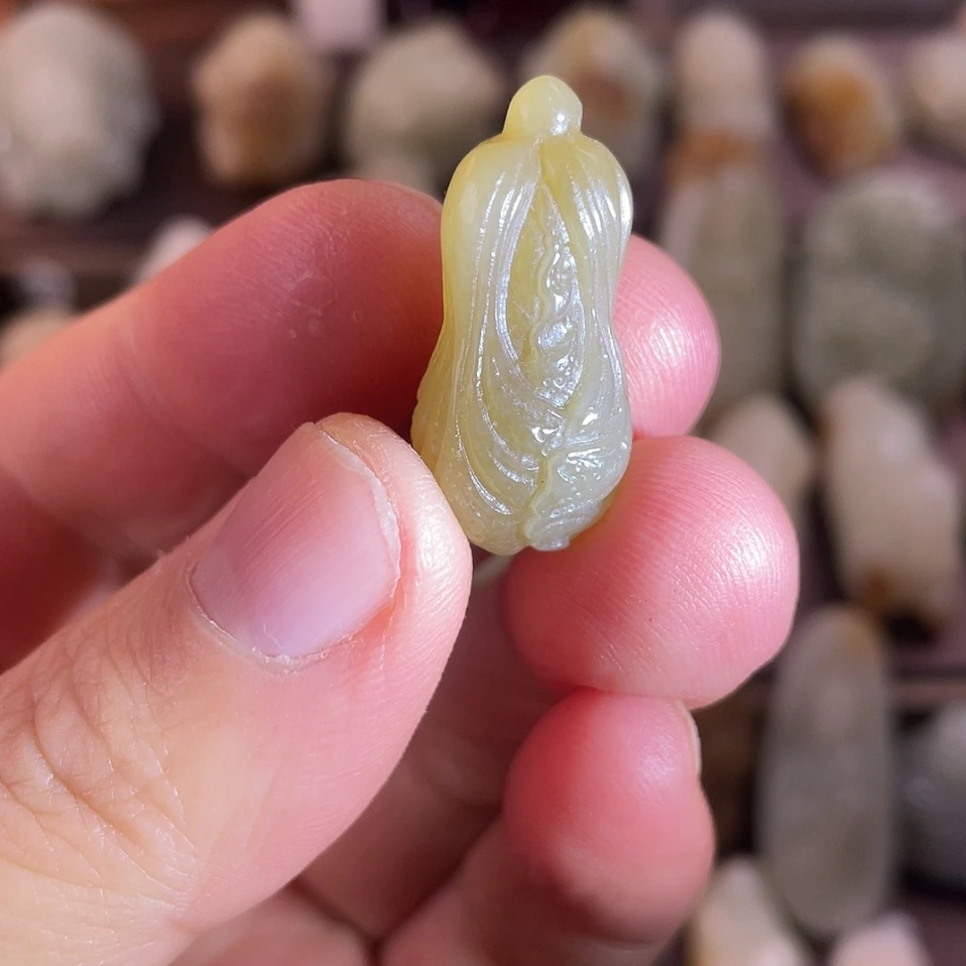 和田玉未镶嵌吊坠(不含链)白菜