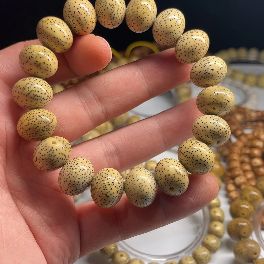 M***李吊坠星月菩提16/13老料原生态