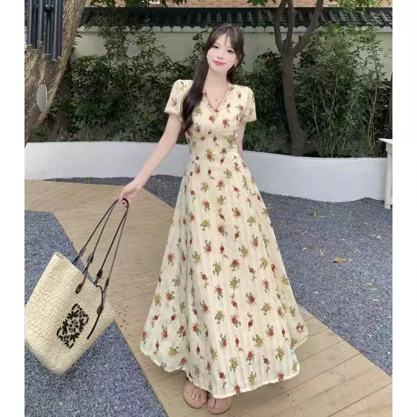 茶歇法式绝美碎花连衣裙女夏小清新甜美气质荷叶边长裙子