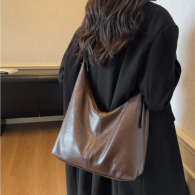 高级质感软皮大容量托特包女士新款通勤单肩包复古百搭斜挎大包潮