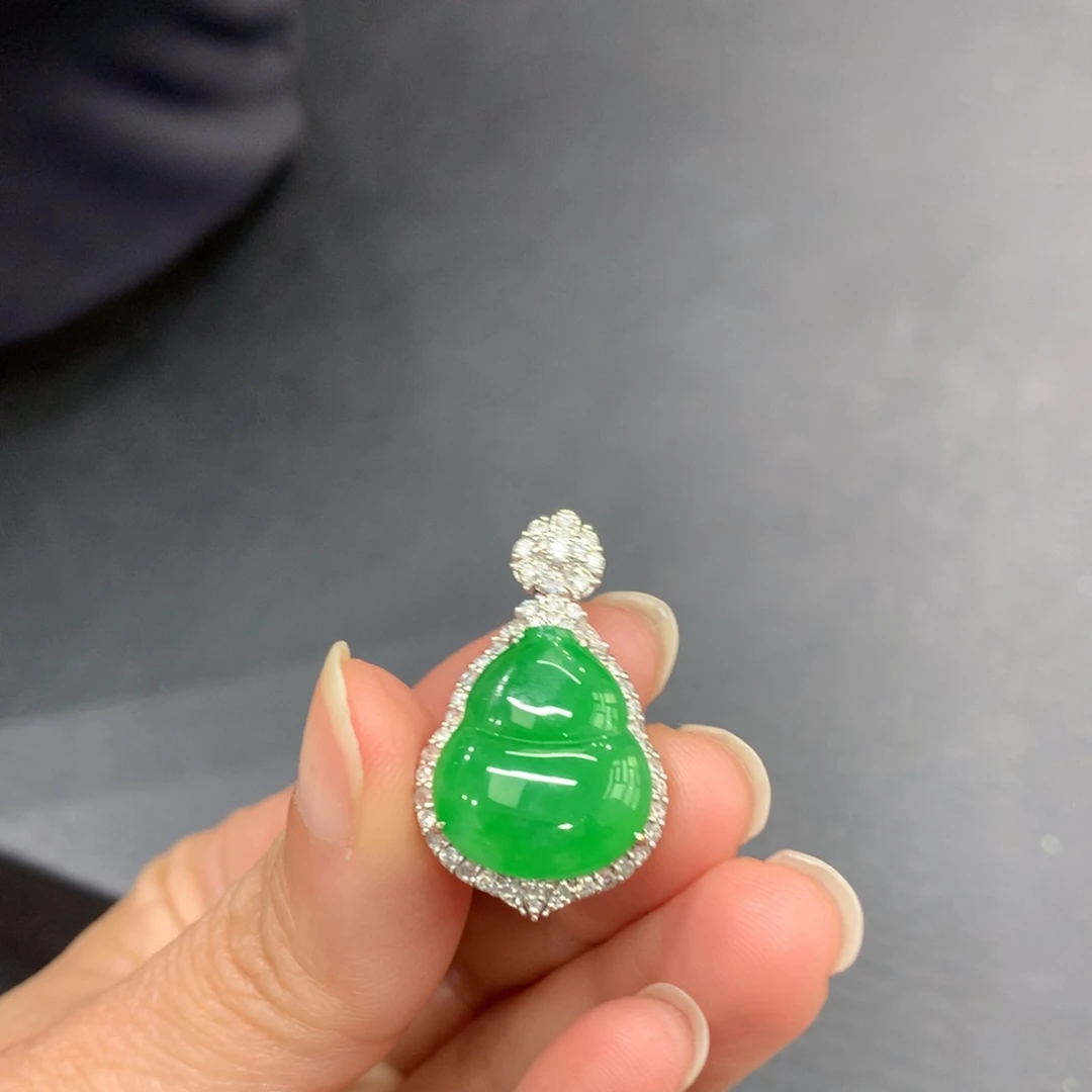 吊坠(不含链)18K金镶嵌翡翠