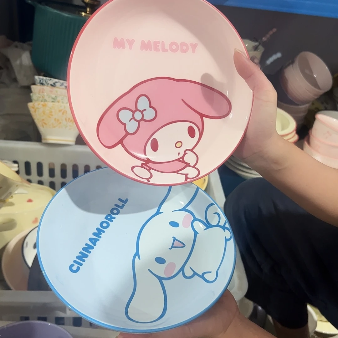 瓷片美乐蒂玉桂狗7寸盘两个微瑕