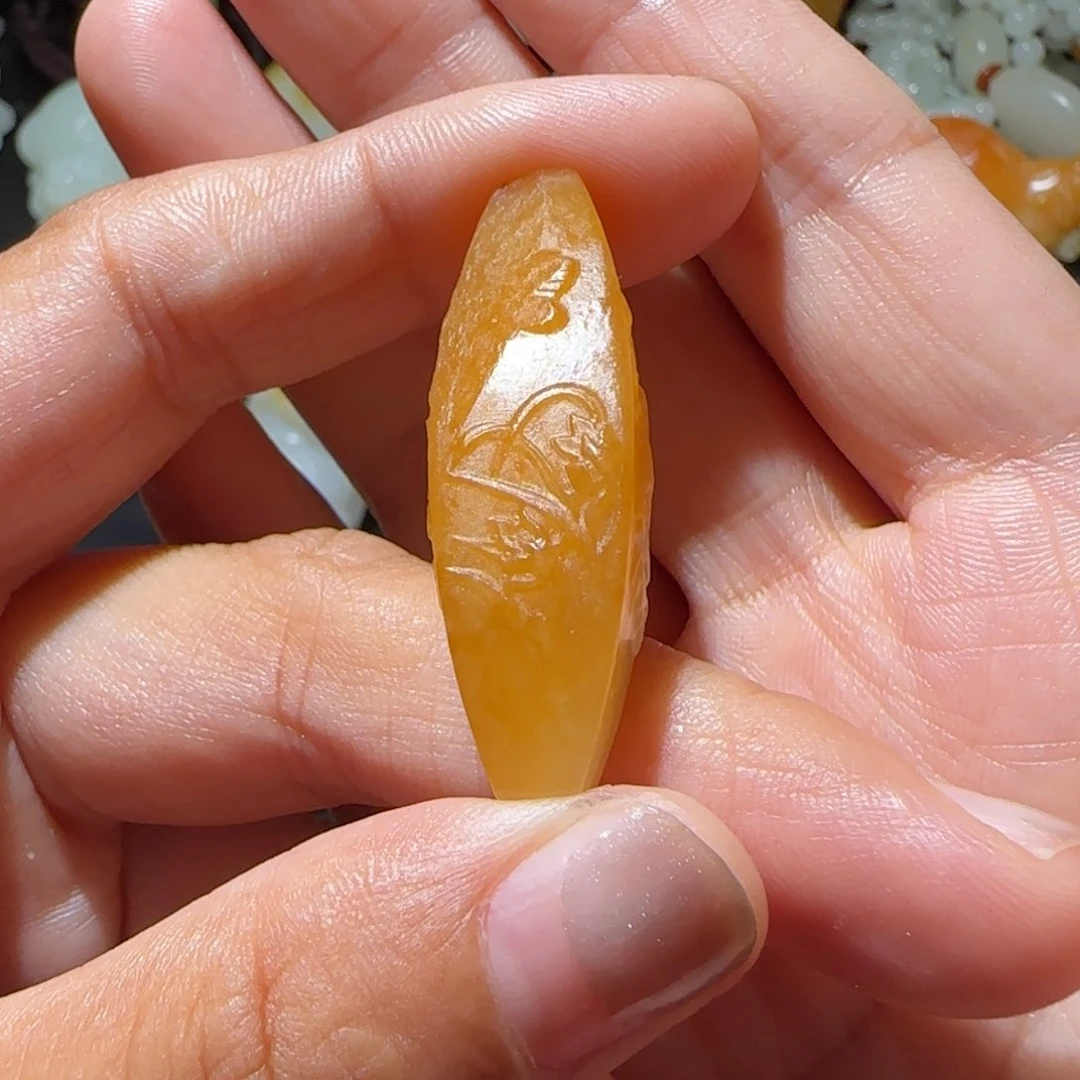 和田玉未镶嵌颈饰小***馬