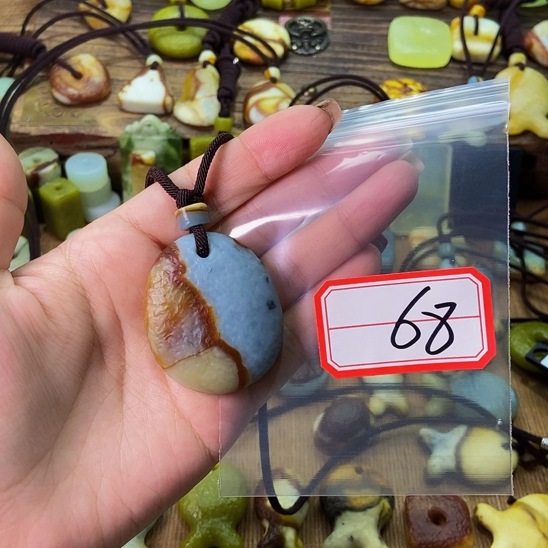 未镶嵌蛇纹石玉挂件旋****子