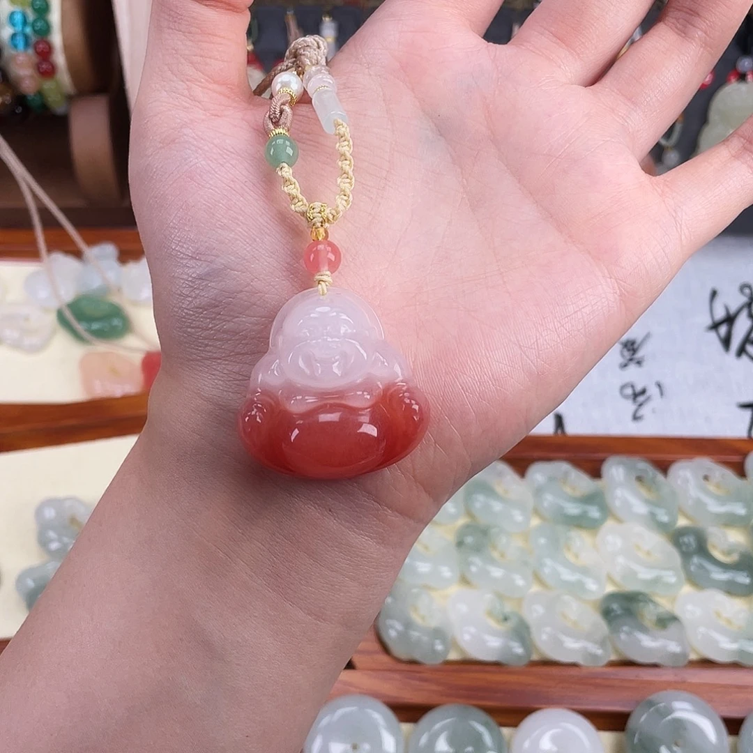 含***^石英质玉未镶嵌颈饰