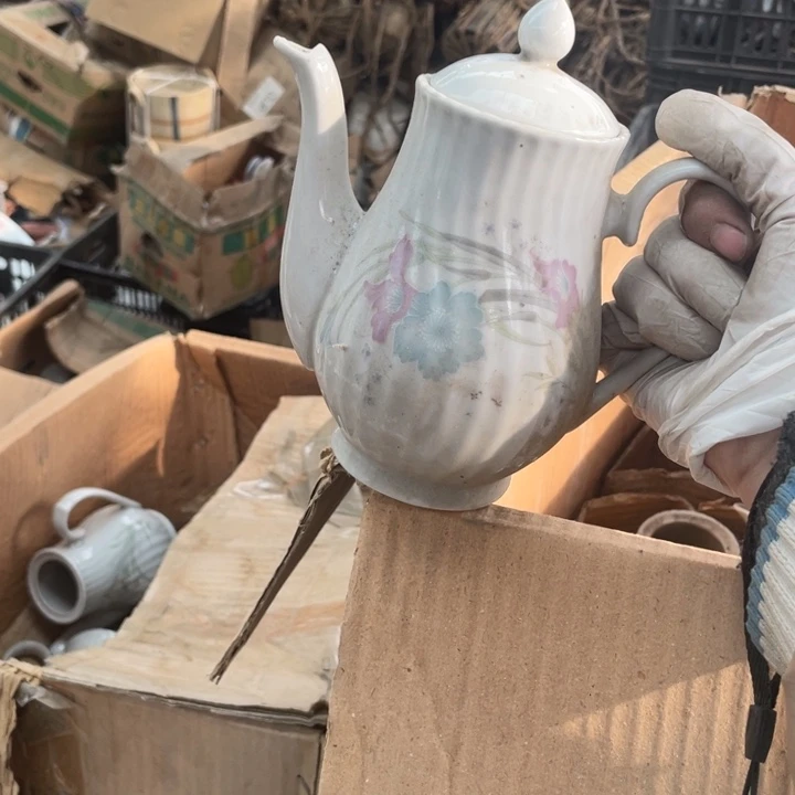 其他盘子碗砂锅都有