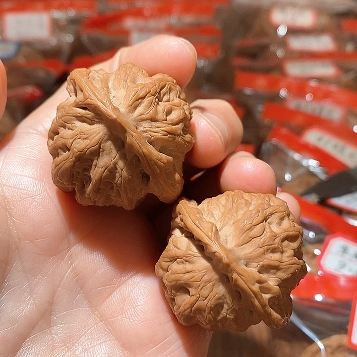 文玩核桃吊坠小**?佛肚