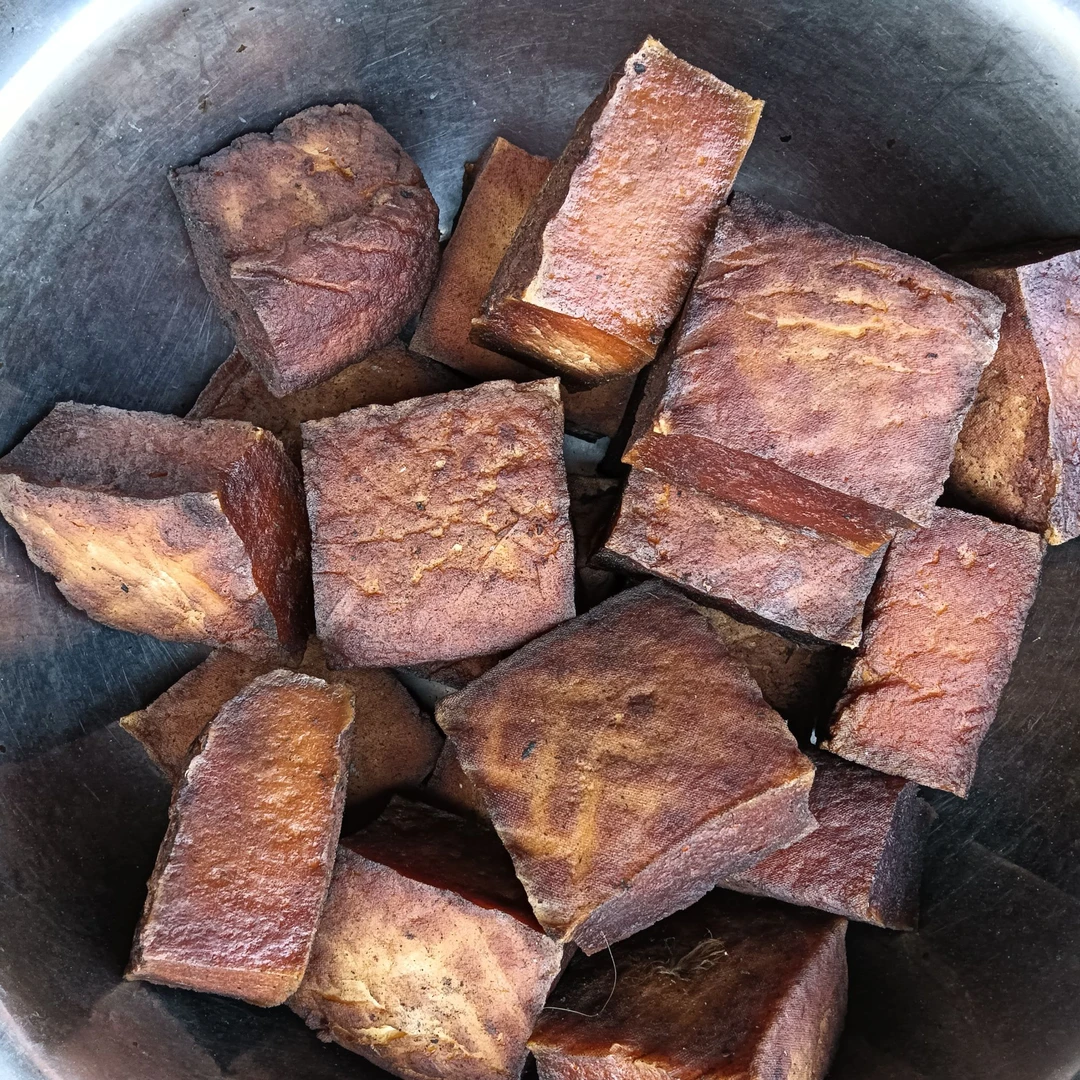 农村自家烟薰干豆腐