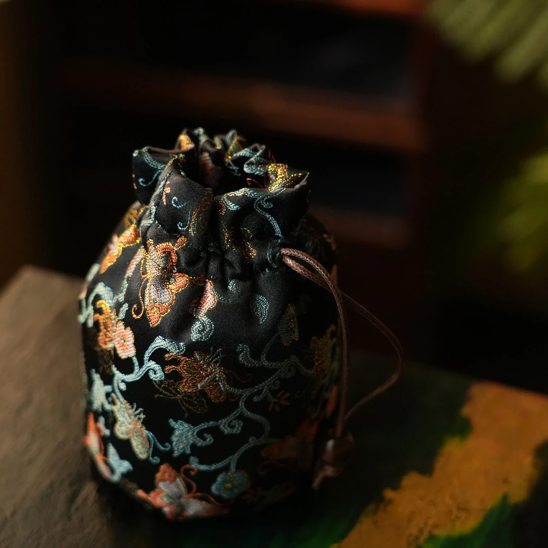 织锦刺绣彩蝶茶具束口包