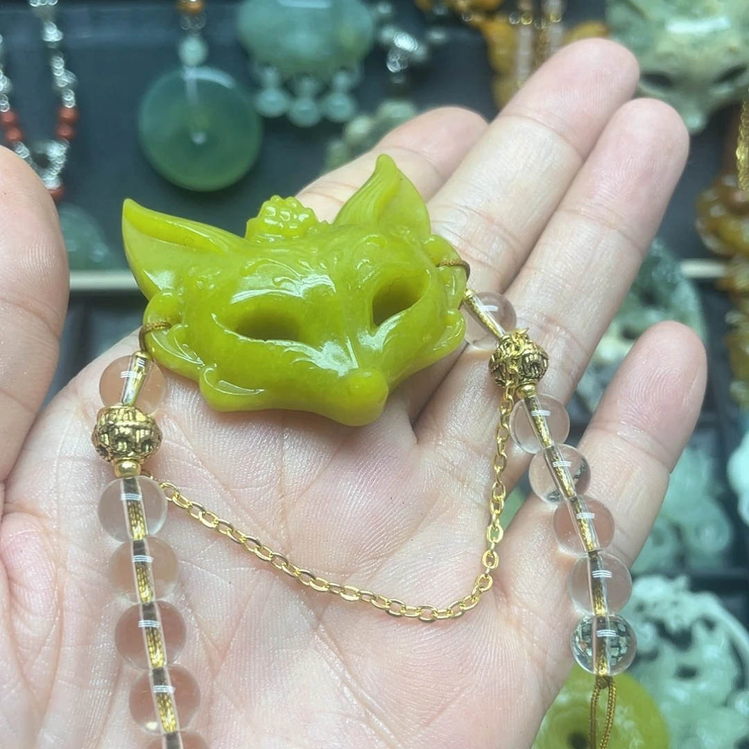 蛇纹石玉未镶嵌颈饰