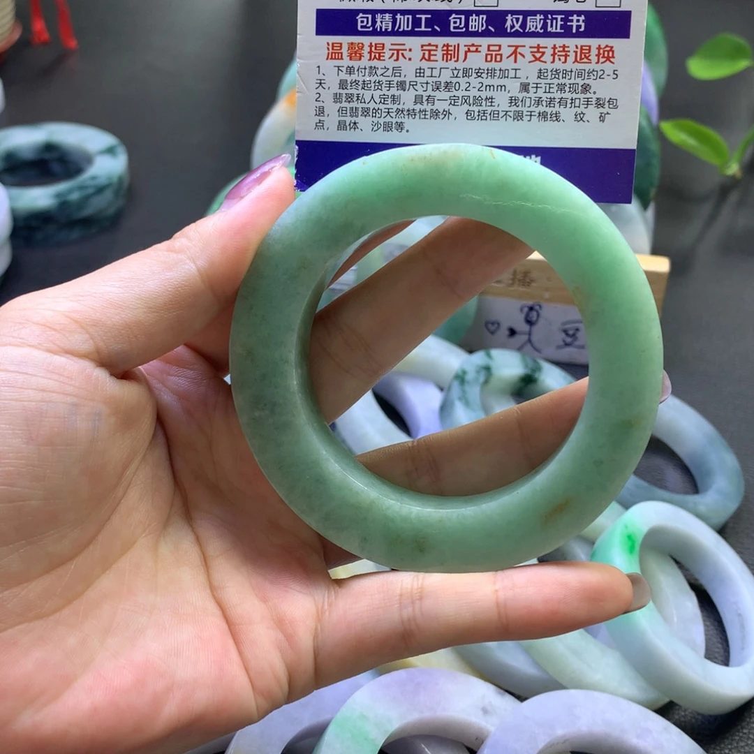 未镶嵌翡翠定制翡翠平*人