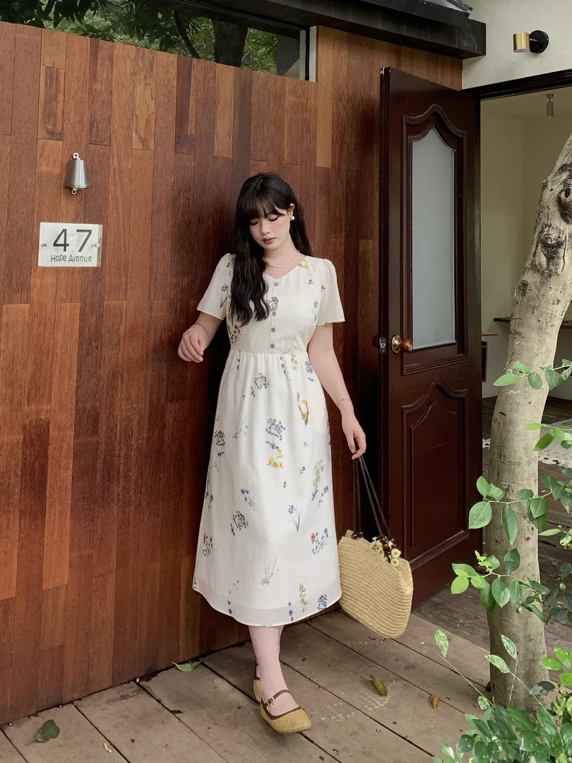月半鱼【内购会】法式甜美碎花连衣裙2025年新款短袖花苞长裙女