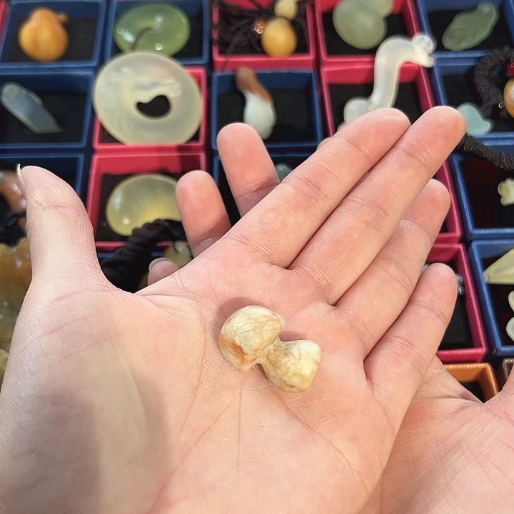 蛇纹石玉未镶嵌吊坠(赠链)