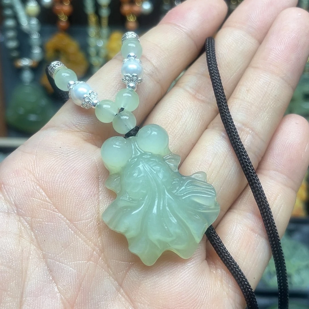 未镶嵌蛇纹石玉颈饰