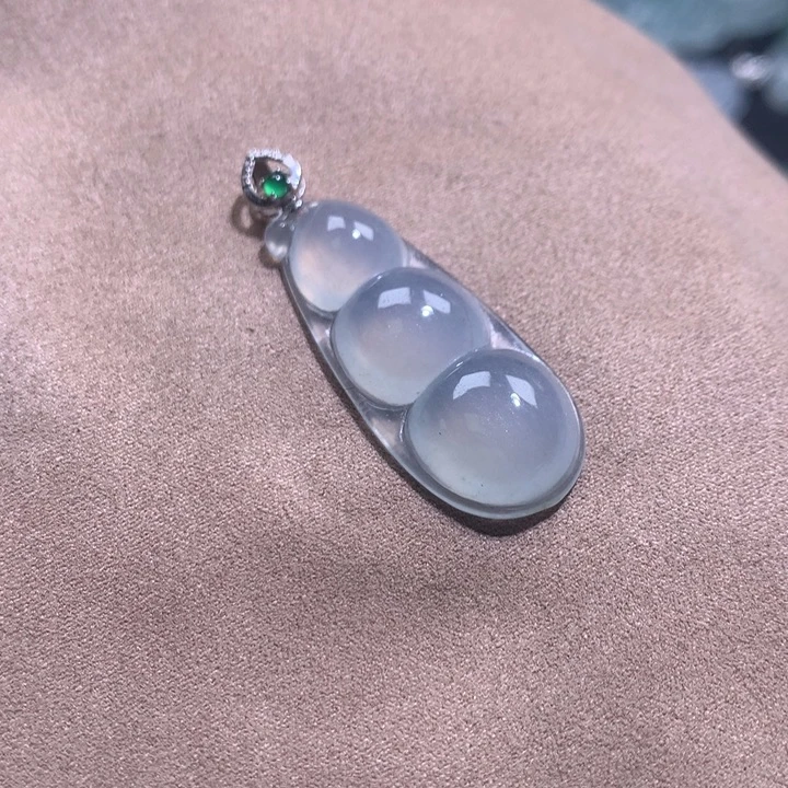 翡翠18K金镶嵌颈饰缅甸翡翠