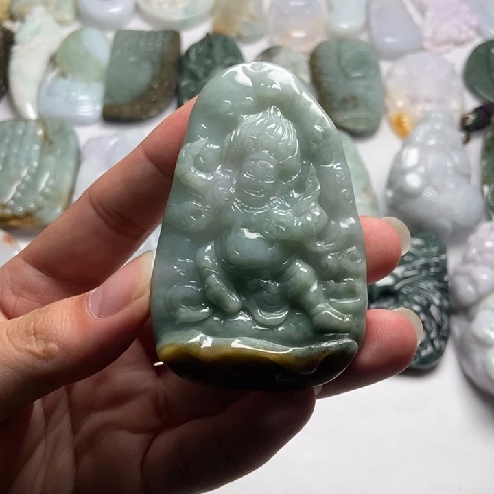 翡翠未镶嵌颈饰大黑天43