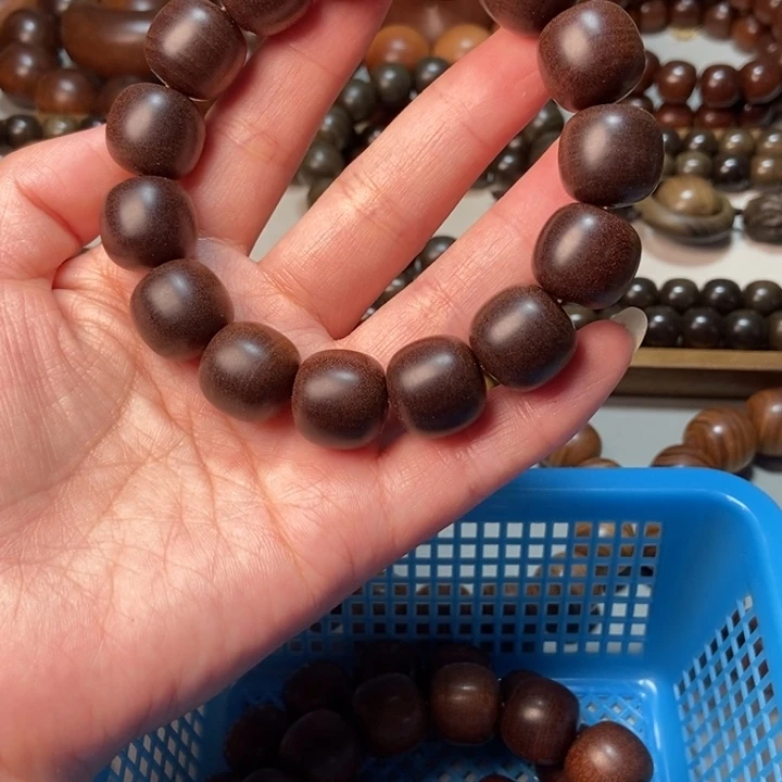 帥****檀香木老山檀香檀香王1.5*1.6，焦糖奶甜香