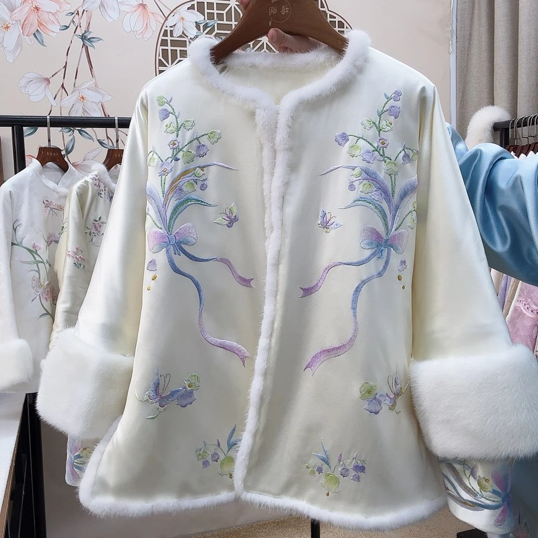 织绣真丝铃兰花棉服