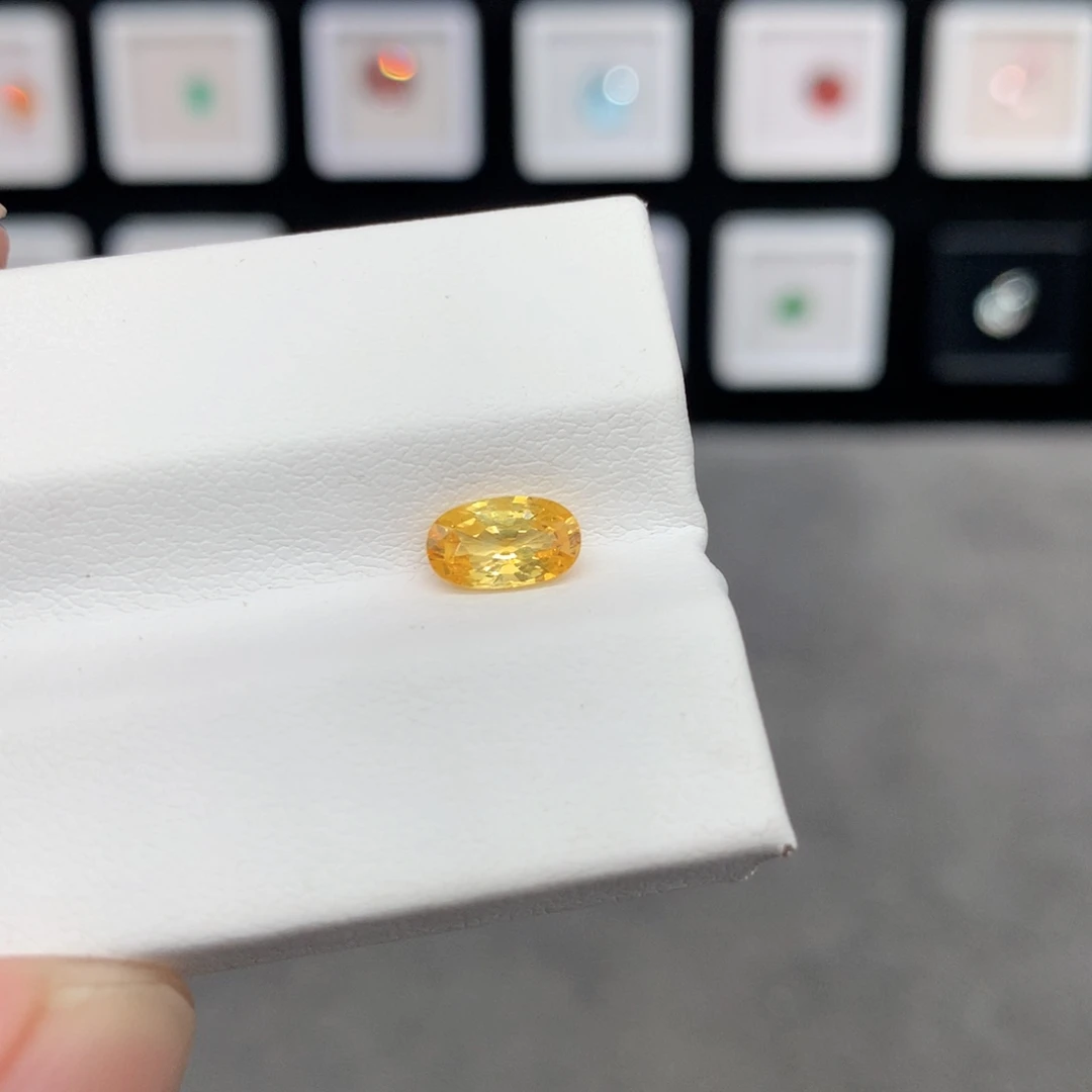 蓝宝石裸石0.95克拉