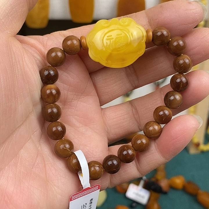 琥珀未镶嵌颈饰手牌