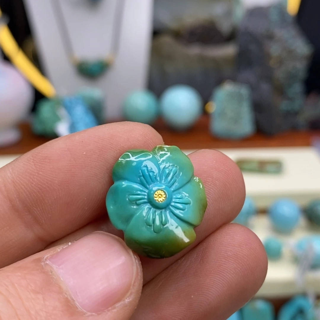 绿松石未镶嵌珠宝奇石