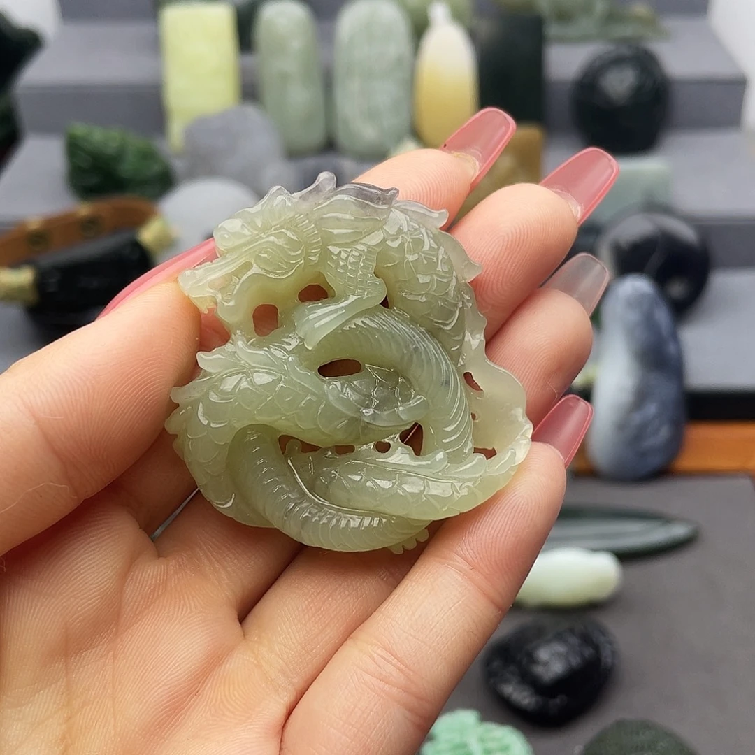 红***晨和田玉未镶嵌颈饰