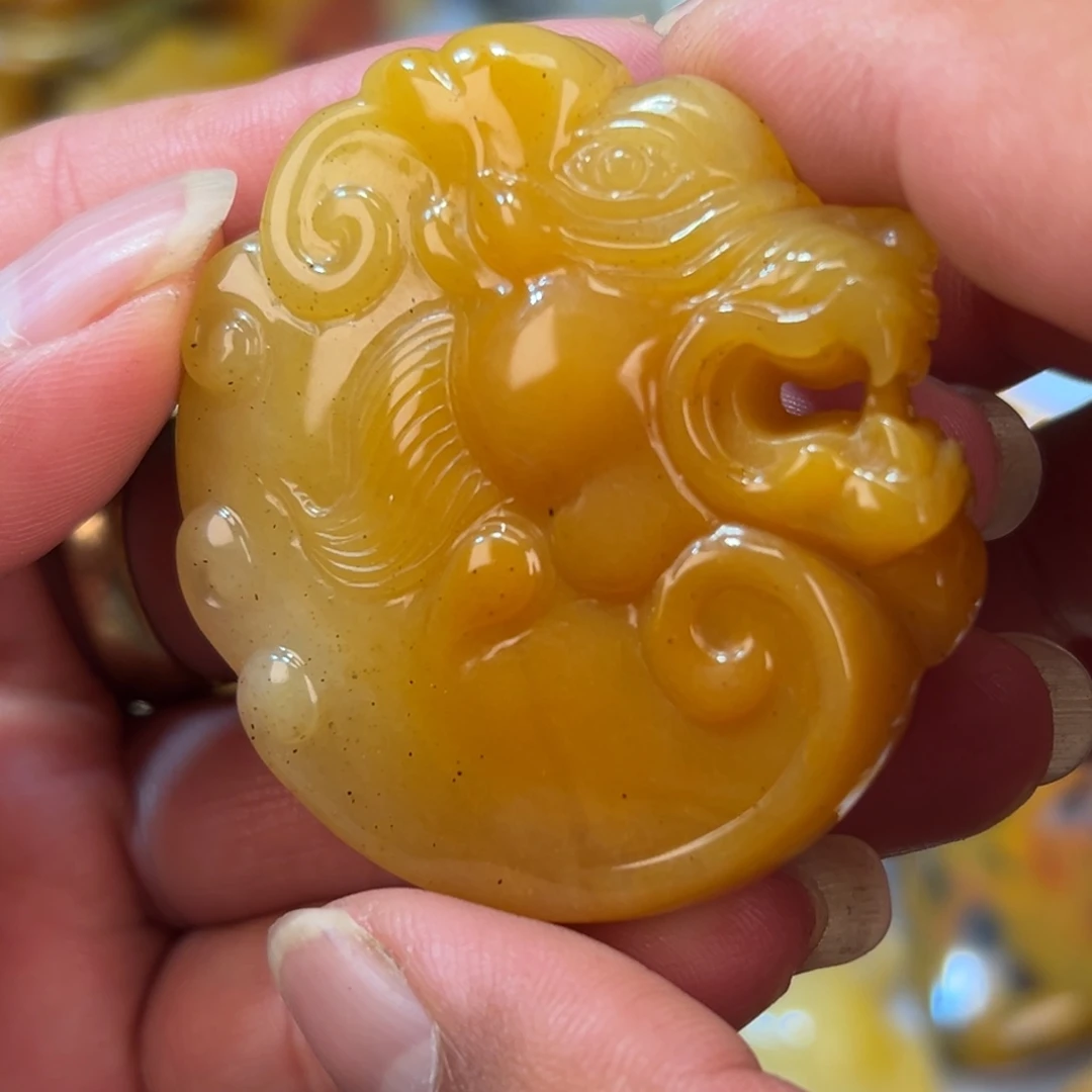 石英质玉（黄龙玉）合金颈饰