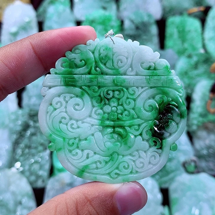 吊坠(不含链)未镶嵌翡翠