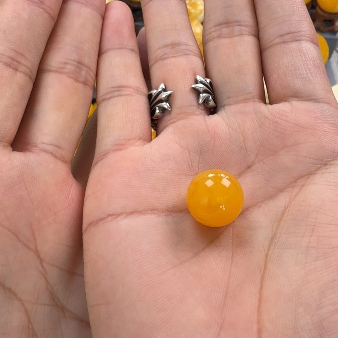 小***鲤蜜蜡未镶嵌珠宝奇石