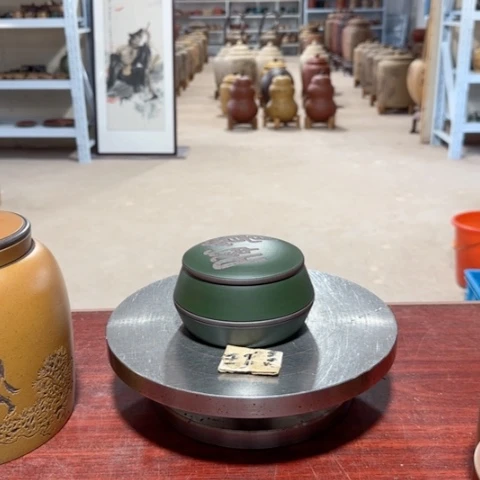 紫砂茶叶罐。。。。。。。。。