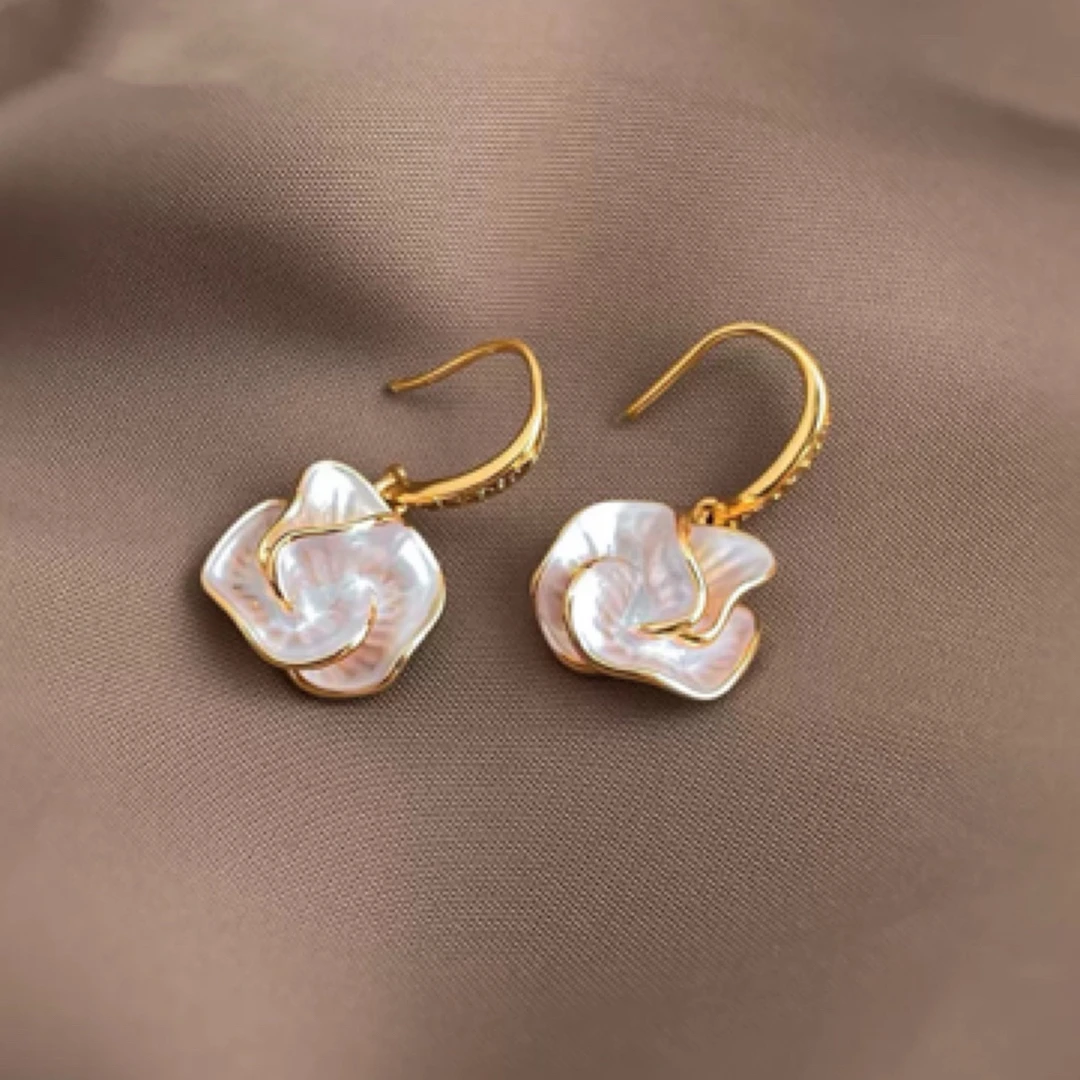 铜合金锆石耳饰 法式温柔山茶花镶钻耳钩轻奢时尚气质高级感耳饰