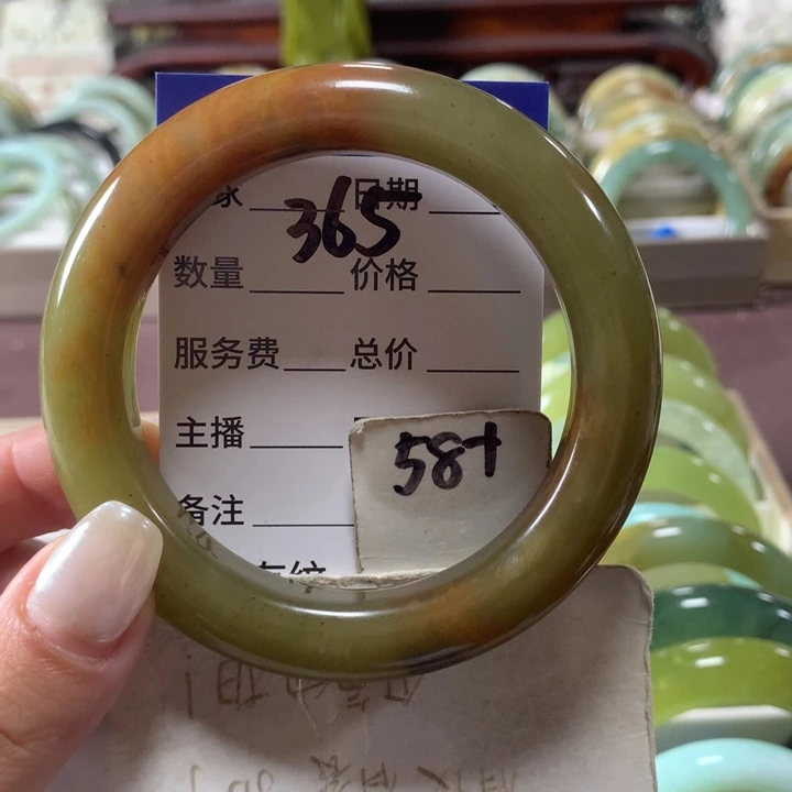 蛇纹石玉未镶嵌手镯365