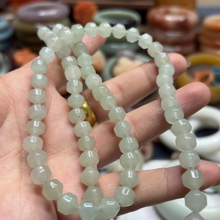 石英岩玉合金颈饰